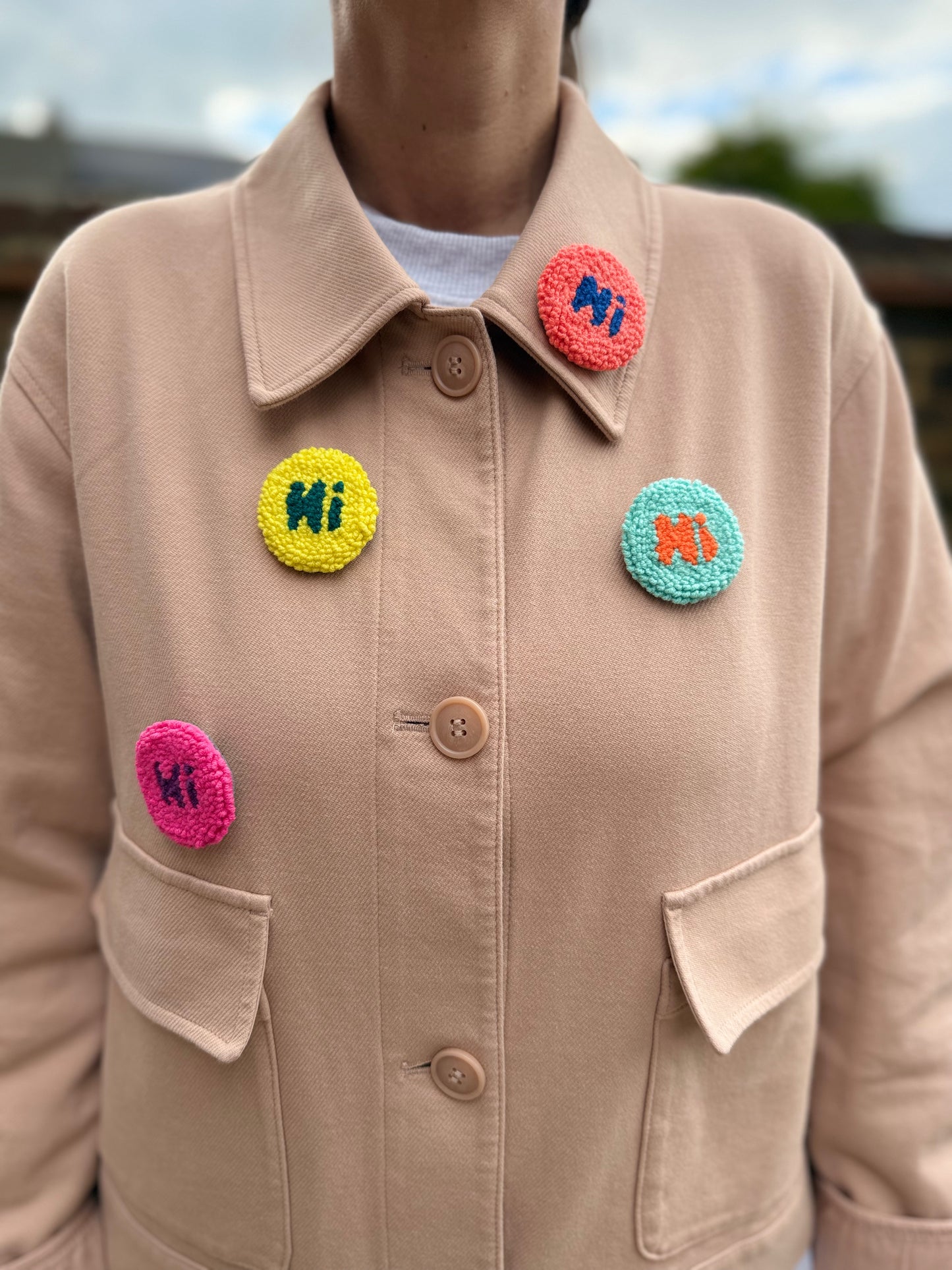 "Hi" Punch Needle Pin – Handmade, Playful & Perfect for Everyday Greetings
