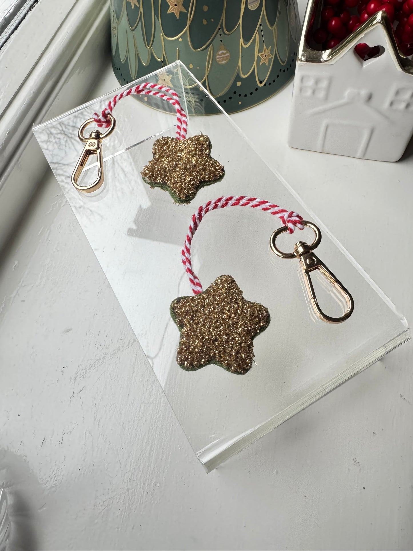 Gold Star Punch Needle Keychain – Bright, Sparkly & Full of Joy