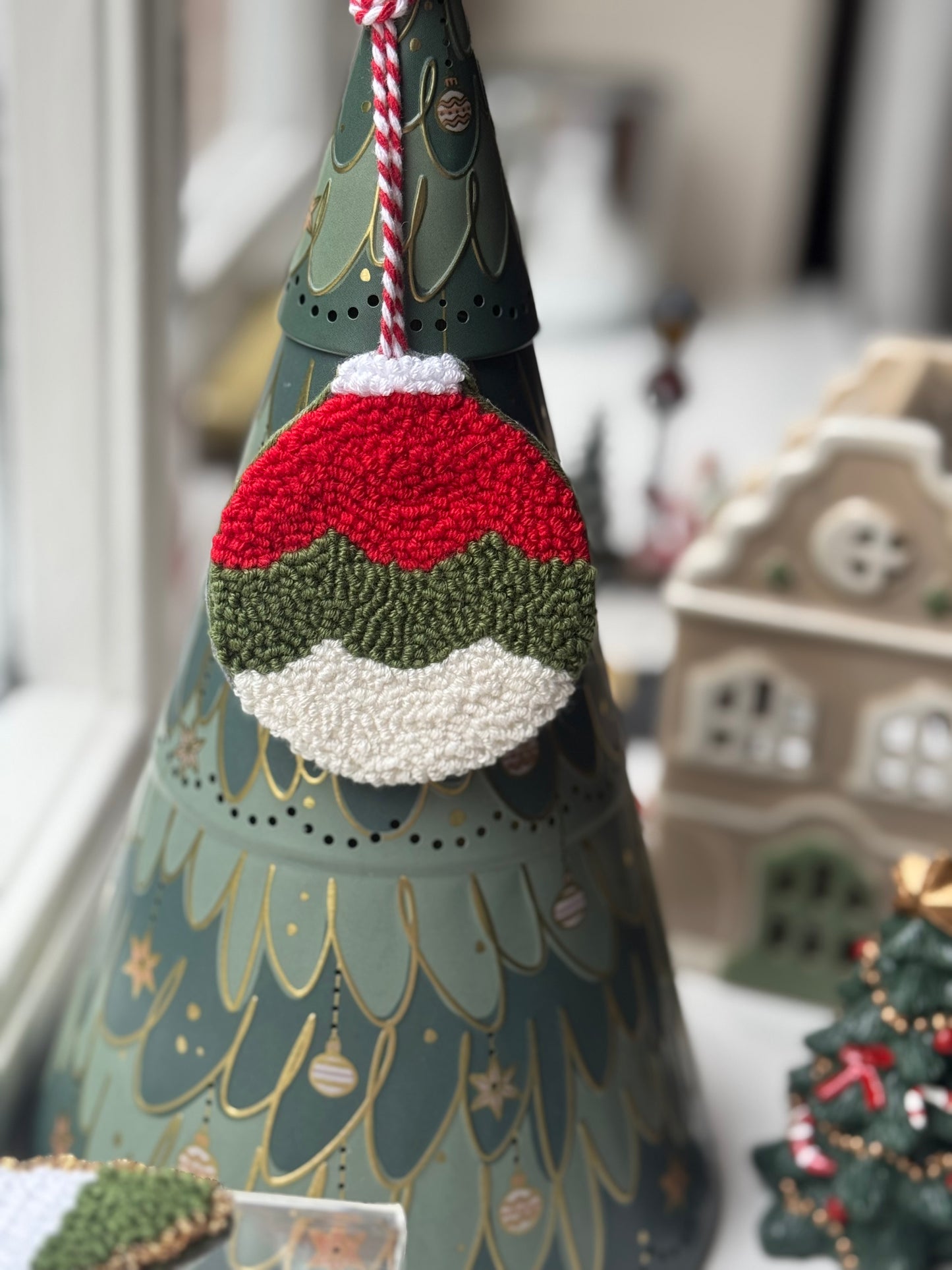Handmade Christmas Ornaments – Classic, Cozy & Full of Holiday Style