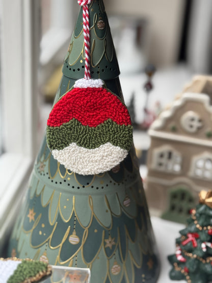 Handmade Christmas Ornaments – Classic, Cozy & Full of Holiday Style