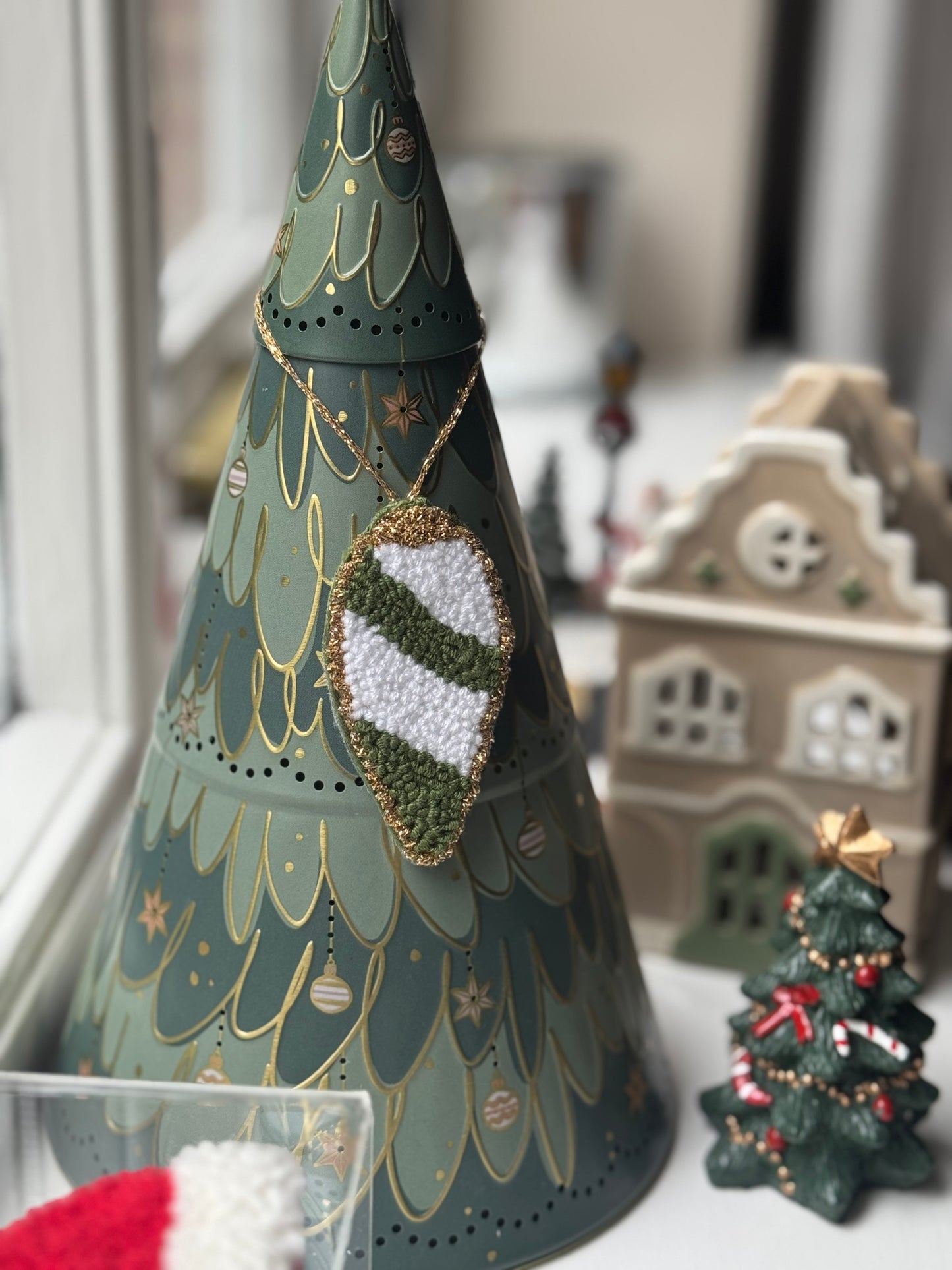 Handmade Christmas Light Bulb Ornament – Brighten Up Your Tree with Holiday Cheer