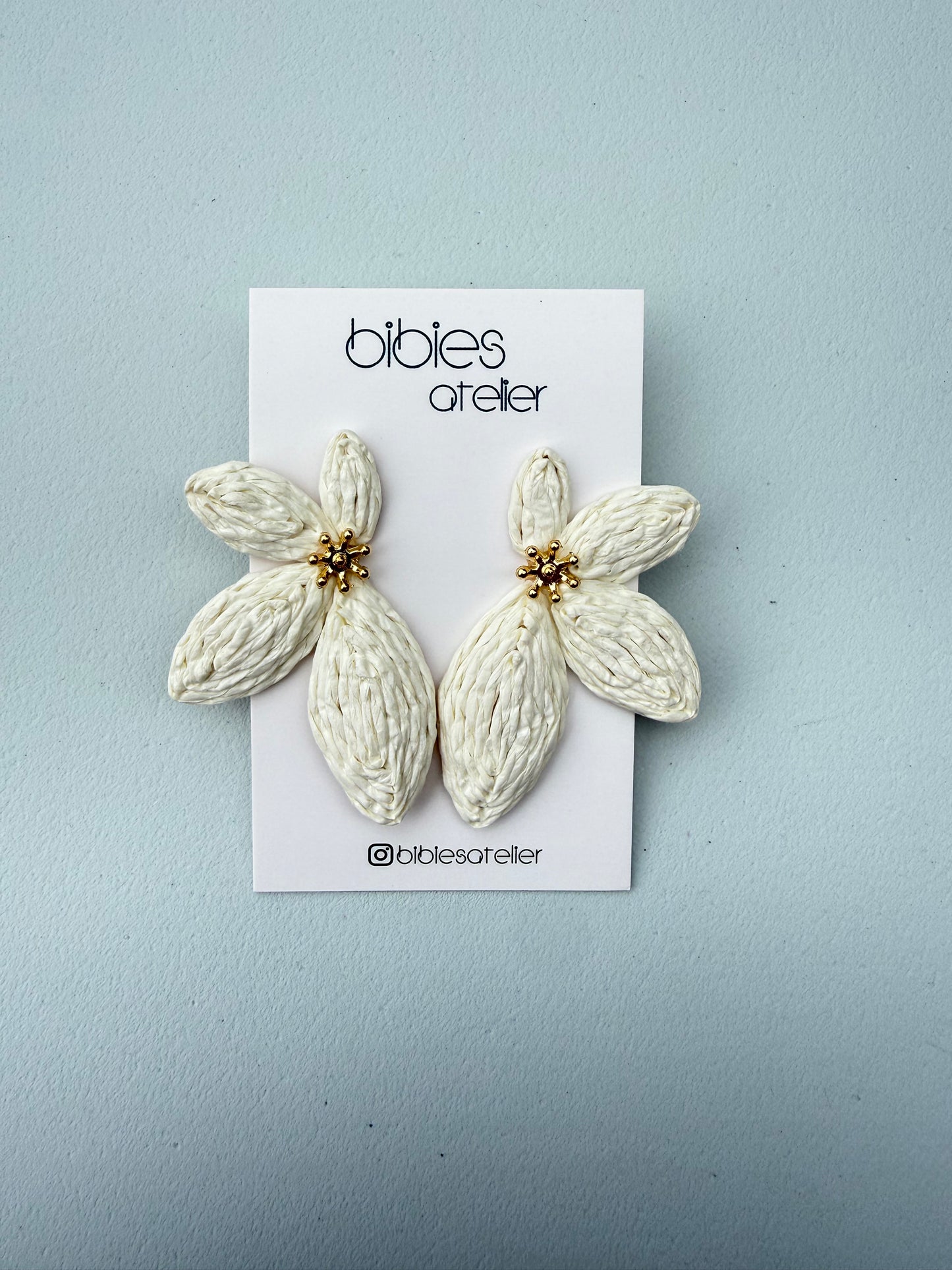 Raffia Fan Earrings, Woven Straw Leaf Statement Earrings, Handmade Neutral Boho Floral Dangles, Elegant Summer Fringe Jewelry