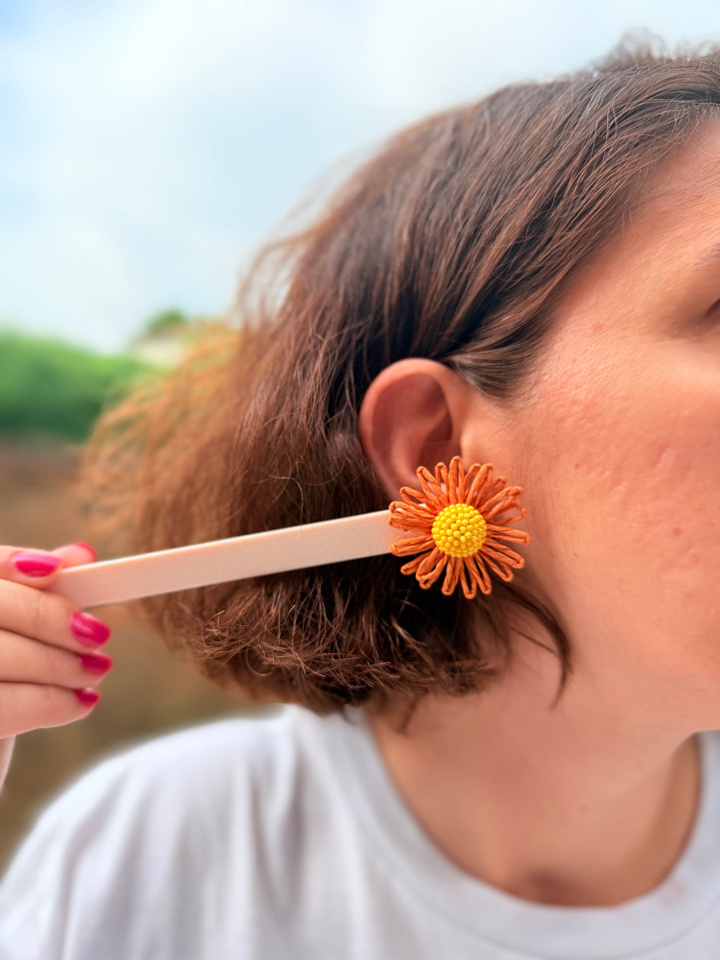 Handmade Raffia Daisy Earrings, Woven Straw Floral Dangles, Beaded Summer Statement Jewelry